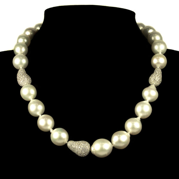 White Pearl Necklace